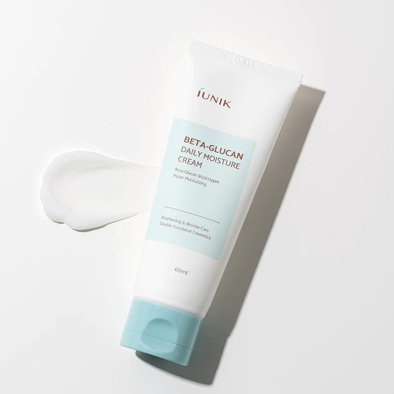 iUNIK Beta-Glucan Daily Moisture Cream with visible texture swatch – hydrating Korean moisturizer for dry and sensitive skin.