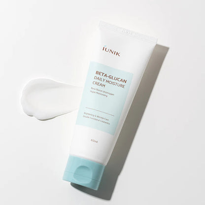 iUNIK Beta-Glucan Daily Moisture Cream with visible texture swatch – hydrating Korean moisturizer for dry and sensitive skin.